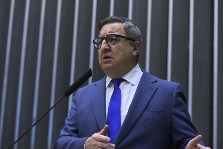 Deputado Danilo Forte apresenta o Projeto de Lei 1283/2025, propondo a classificação das facções criminosas como organizações terroristas
